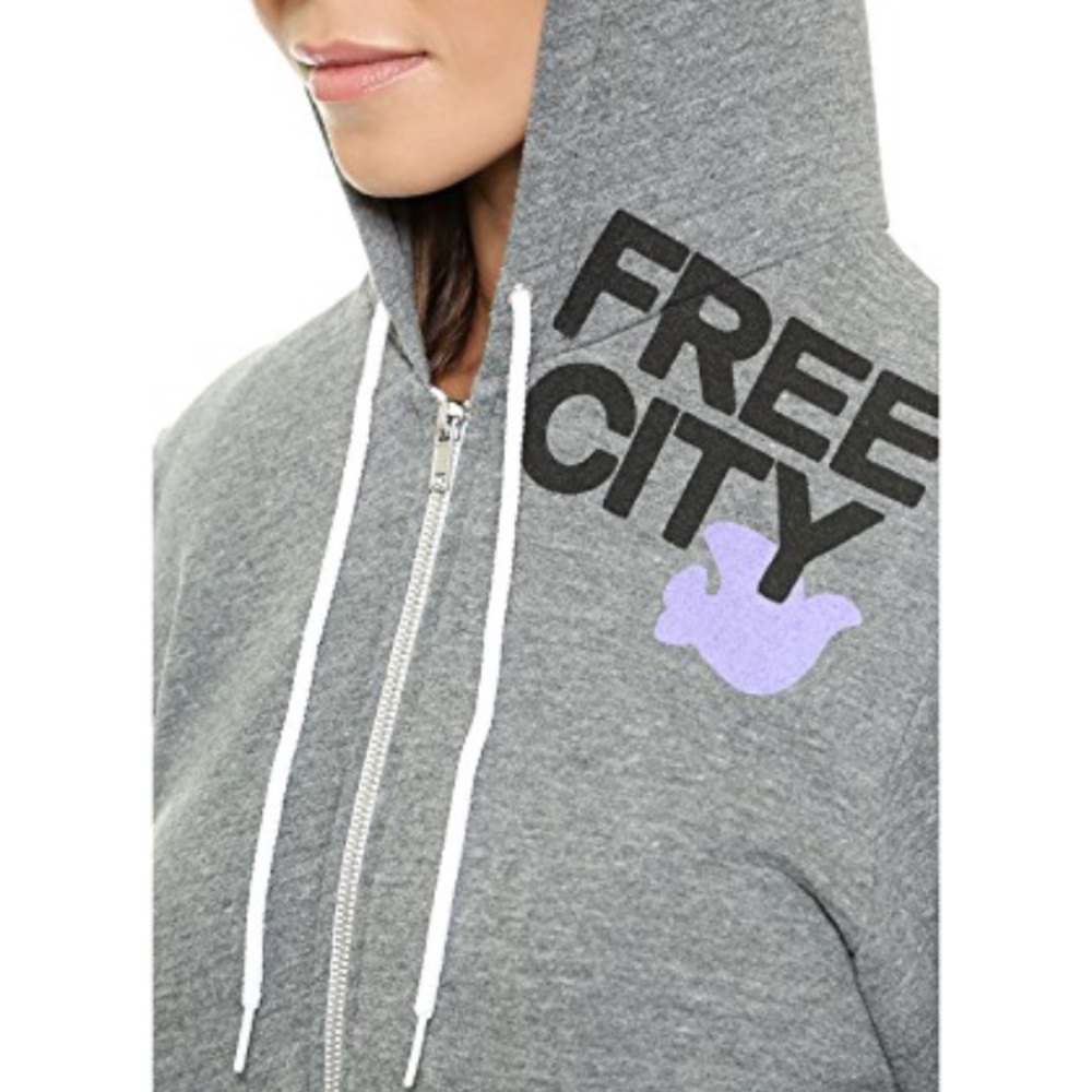 FREECITY SWEATSHIRT NWOT